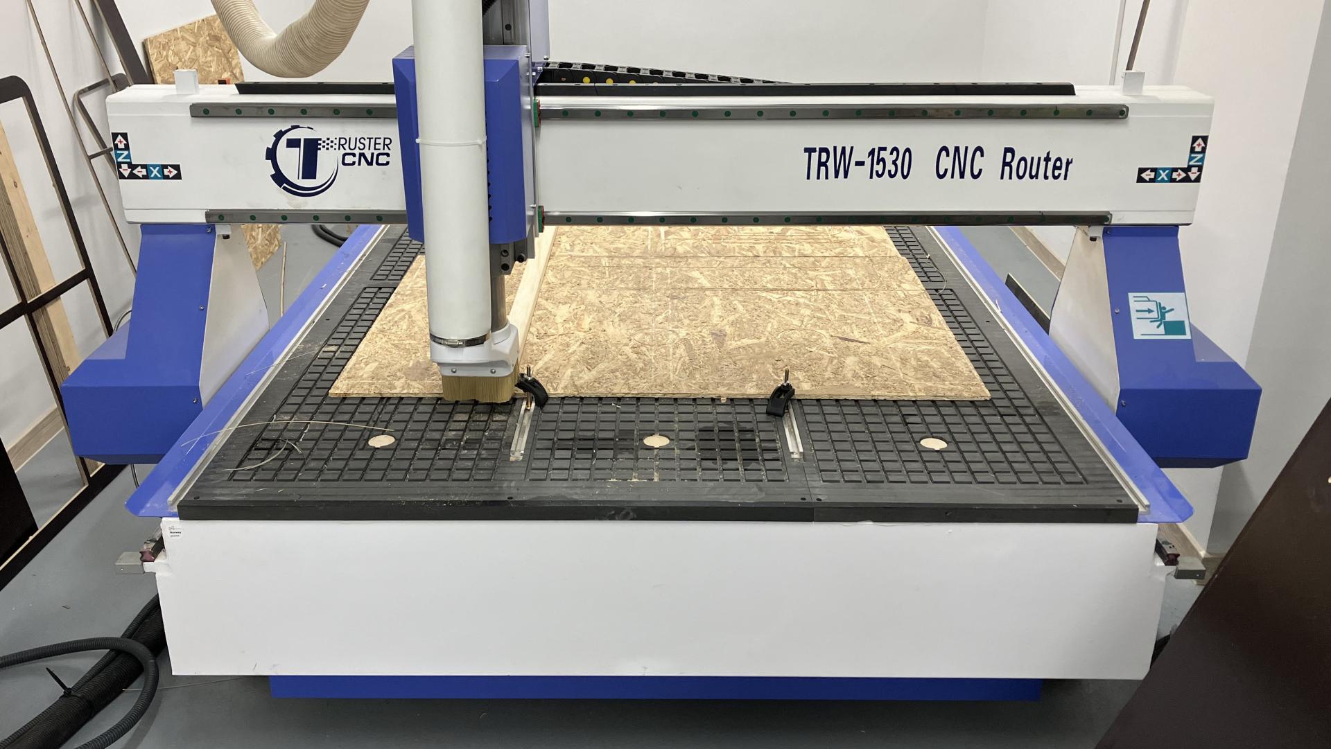 TRW 350 CNC frēze